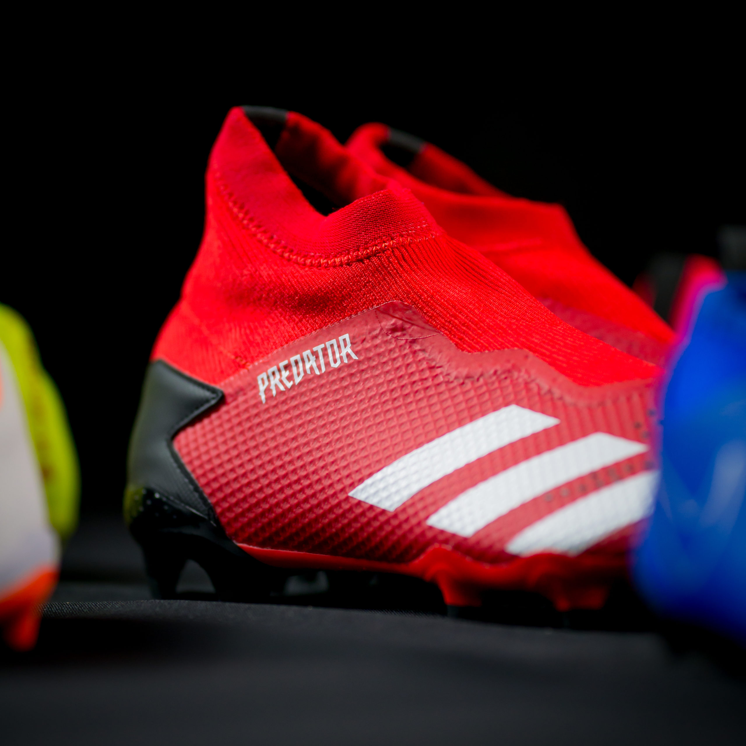 Adidas Fußballschuhe der Predator Serie in verschiedenen Farben – Bild 4