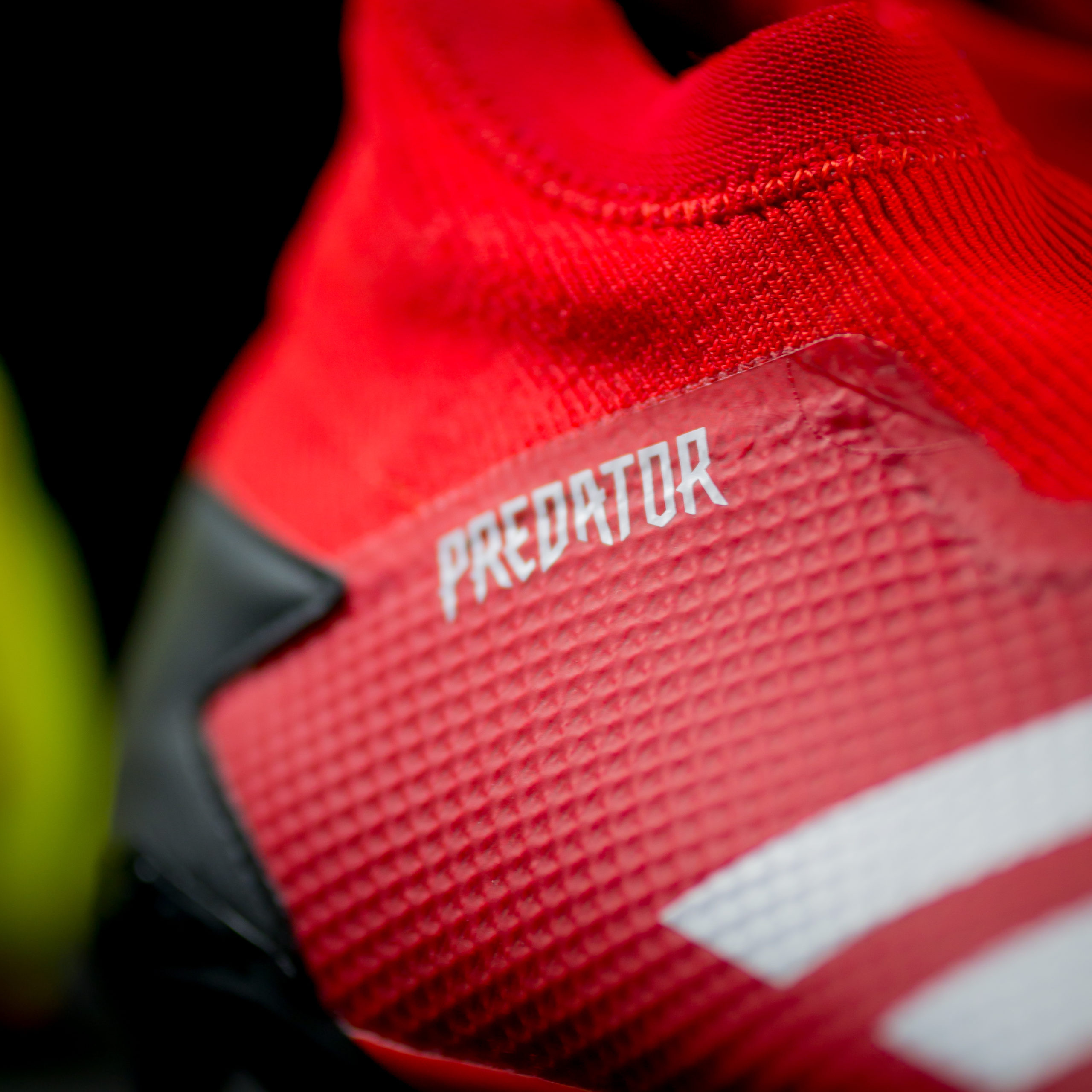 Adidas Fußballschuhe der Predator Serie in verschiedenen Farben – Bild 2